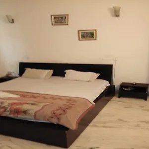 *** Hotel The Blue Sapphire India